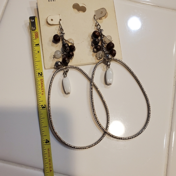 NEW Miriam Haskell Large Dangle Brown White Wood Bead Earrings - Picture 4 of 4